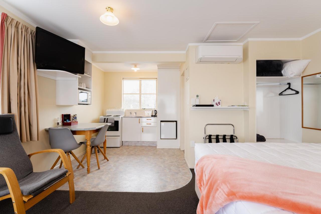 Highway Lodge Motel Balclutha Bagian luar foto