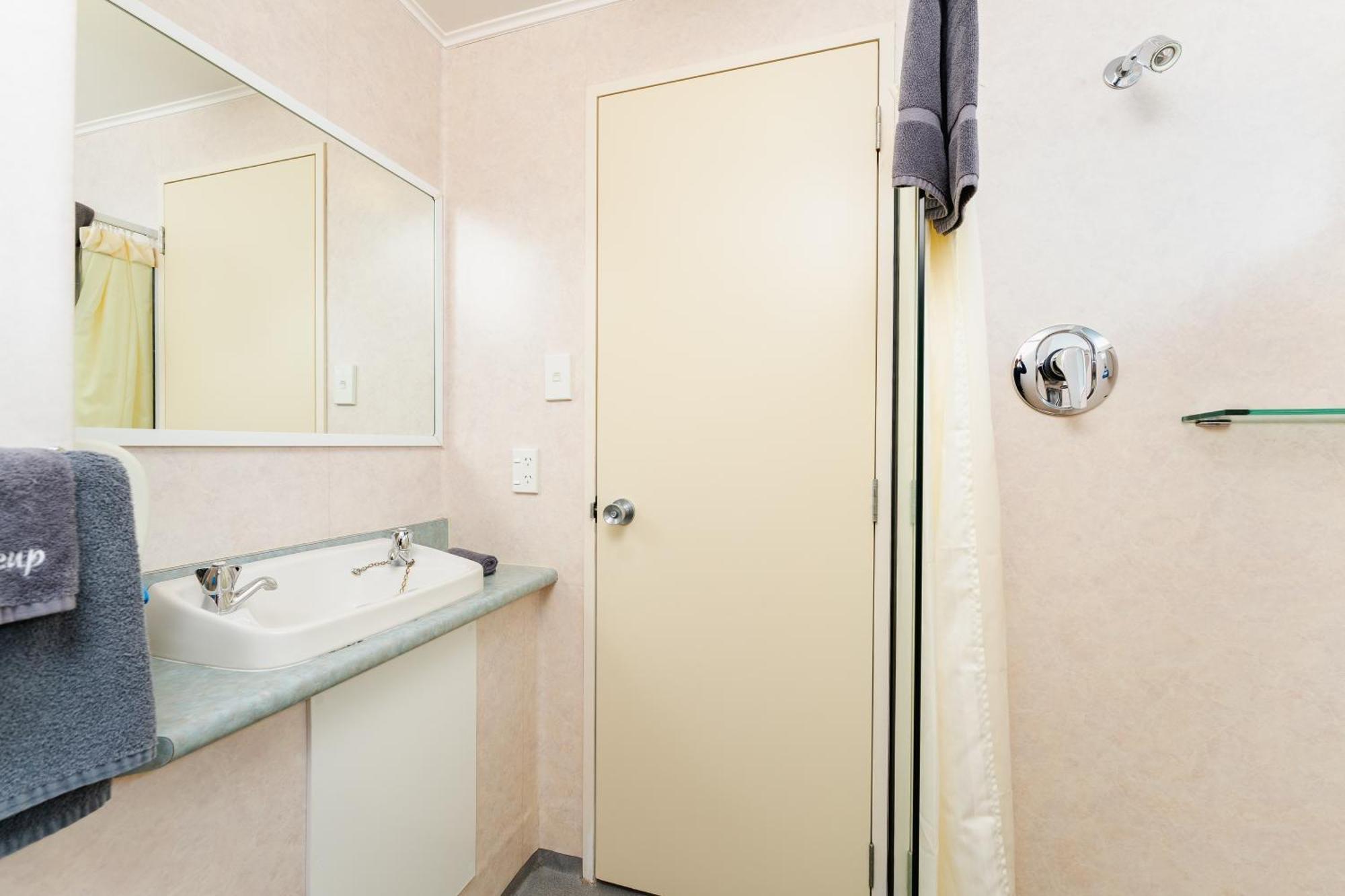Highway Lodge Motel Balclutha Bagian luar foto