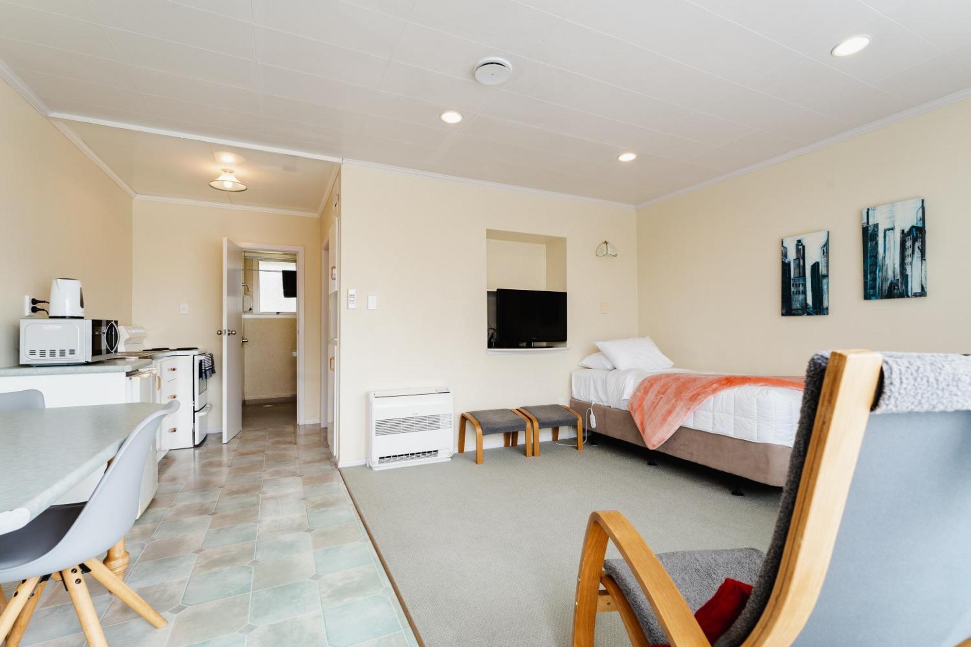 Highway Lodge Motel Balclutha Bagian luar foto