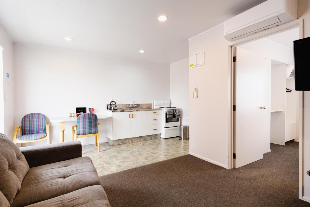 Highway Lodge Motel Balclutha Bagian luar foto