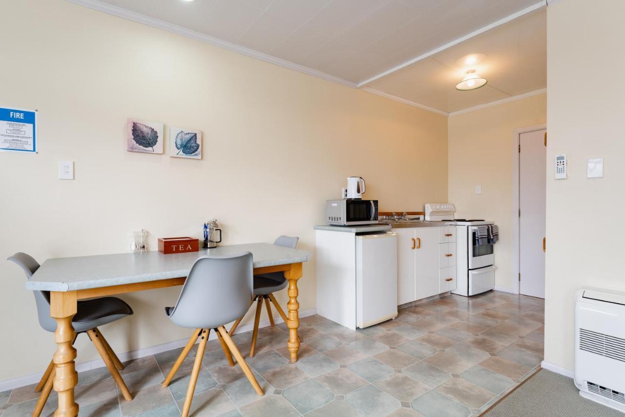 Highway Lodge Motel Balclutha Bagian luar foto